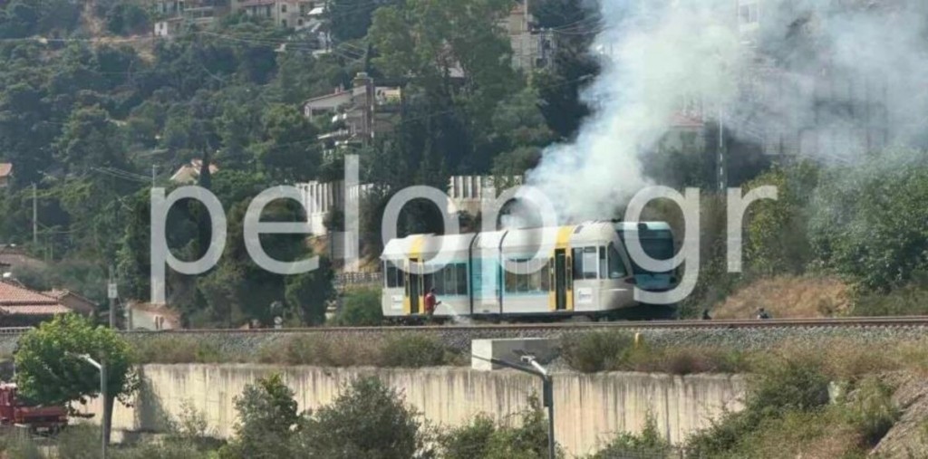 Συναγερμός στην Ακράτα: Φωτιά σε βαγόνι του προαστιακού