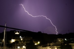 Meteo: Έπεσαν πάνω από 10.000 κεραυνοί σε λιγότερο από 24 ώρες