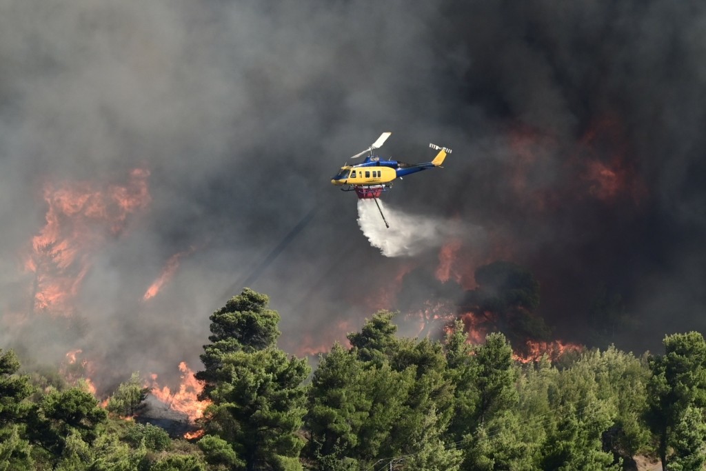 Φωτιά στον Βαρνάβα: Μήνυμα του “112” σε Διόνυσο, Σταμάτα, Ροδόπολη και Άγιο Στέφανο