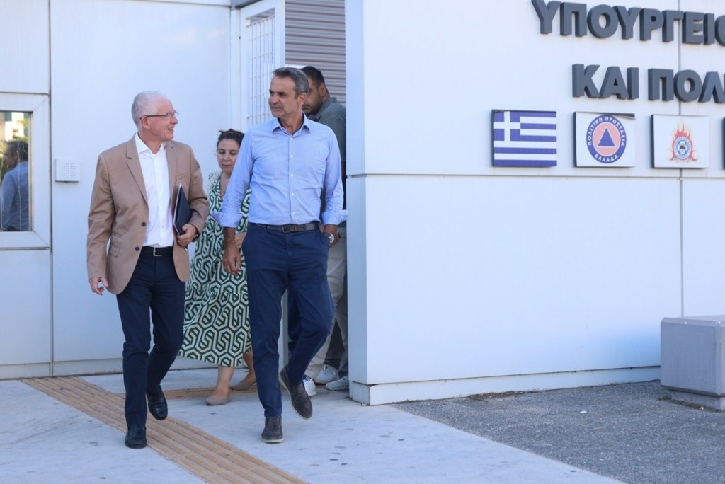 Άμεση αποκατάσταση των πληγέντων από τις φωτιές στην Αττική ζήτησε ο Μητσοτάκης – Τι συζητήθηκε στη διυπουργική σύσκεψη