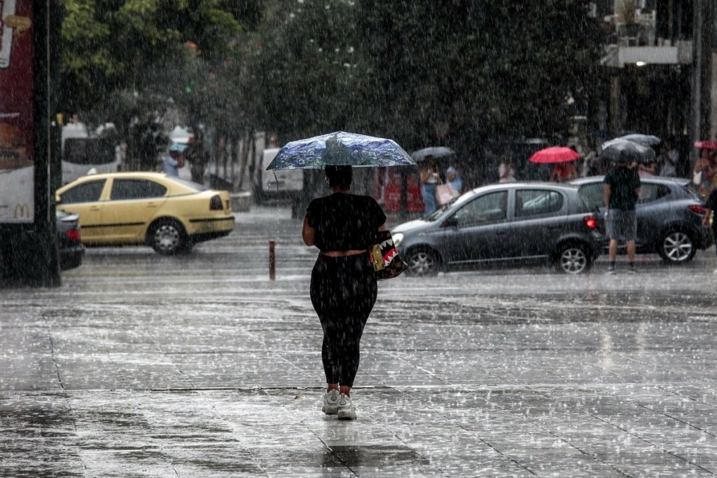 Δείχνει τα «δόντια» της η κακοκαιρία το Σάββατο – Ποιες περιοχές θα χτυπήσει – Πότε θα υποχωρήσουν τα φαινόμενα