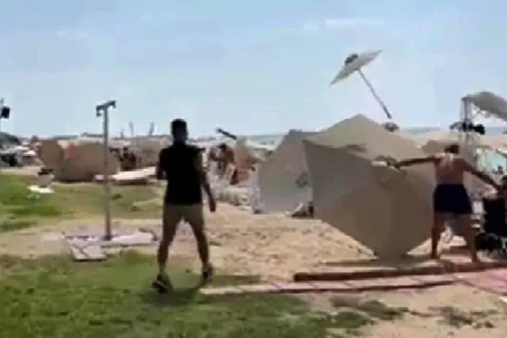 Χαλκιδική: Ισχυροί άνεμοι χτύπησαν μαγαζιά σε παραλία – Απίστευτες εικόνες