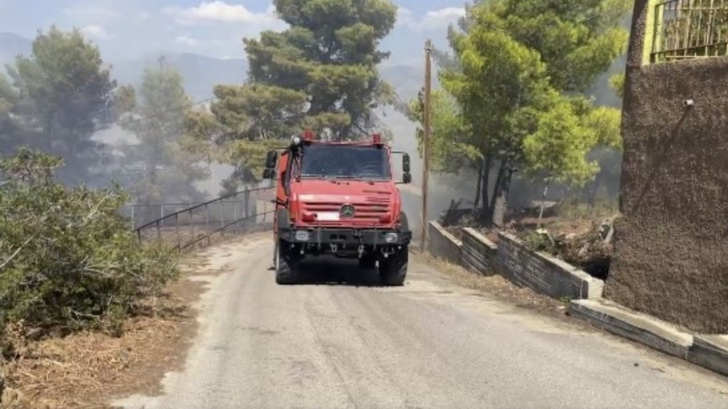 Φωτιά στα Μέγαρα: Κυκλοφοριακές ρυθμίσεις στην περιοχή
