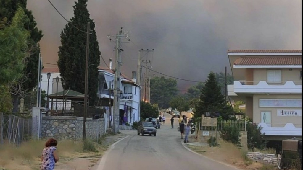 Φωτιά στον Βαρνάβα: Κυκλοφοριακές ρυθμίσεις στην περιοχή