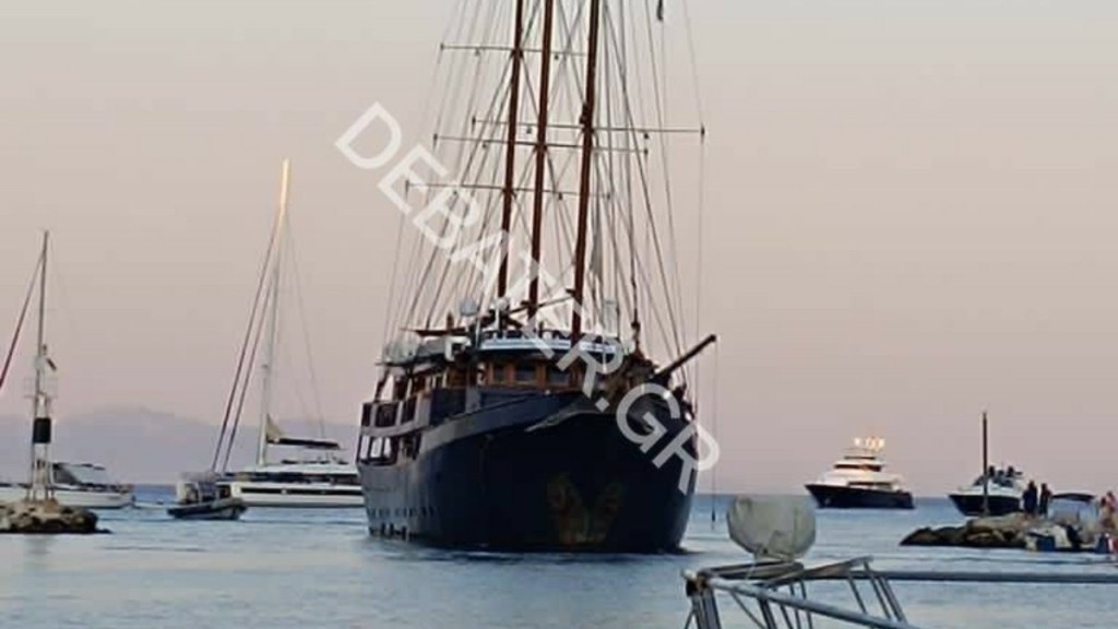 Παξοι: Προσάραξη σκάφους με 66 επιβάτες – Εικόνες του DEBATER από το σημείο