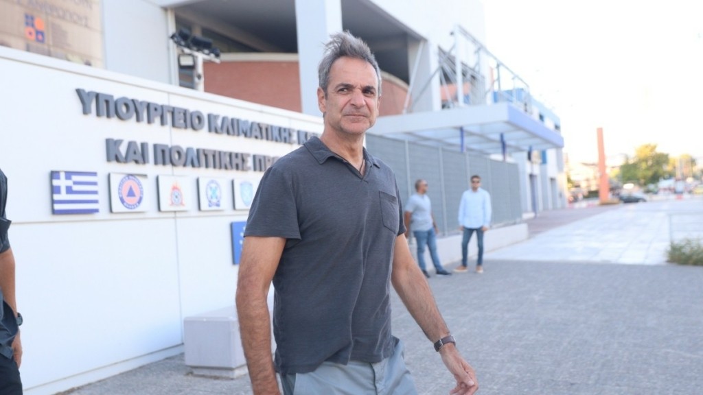 Κυριάκος Μητσοτάκης: Επισκέφτηκε το Κέντρο Ελέγχου της Πολιτικής Προστασίας – Ενημερώθηκε για την εξέλιξη της πυρκαγιάς