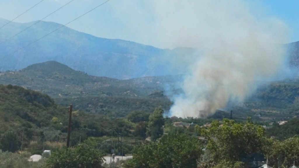 Φωτιά σε αγροτοδασική έκταση στην Άνω Επίδαυρο Αργολίδος – Επιχειρούν 6 εναέρια μέσα