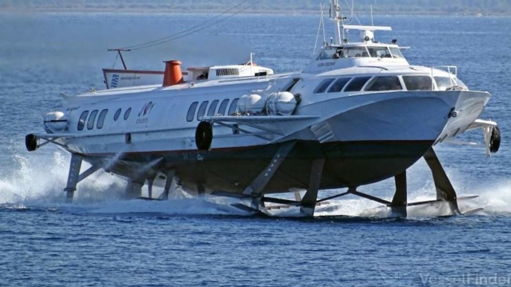 Μηχανική βλάβη σε πλοίο με 70 επιβάτες – Πλέει προς την Κέρκυρα