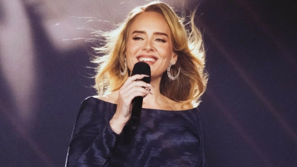 Adele: Επιβεβαίωσε δημόσια ότι έχει αρραβωνιαστεί τον Ριτς Πολ