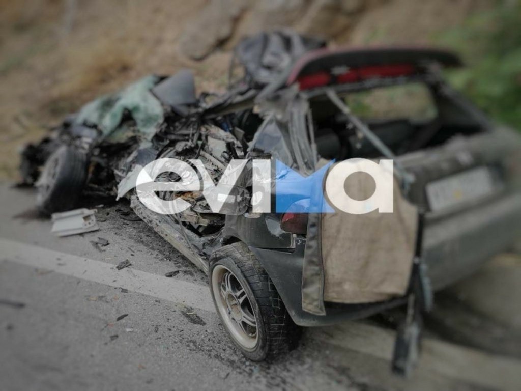 Εύβοια: Άμορφη μάζα το αυτοκίνητο μετά το τροχαίο με τους δυο νεκρούς και δυο τραυματίες