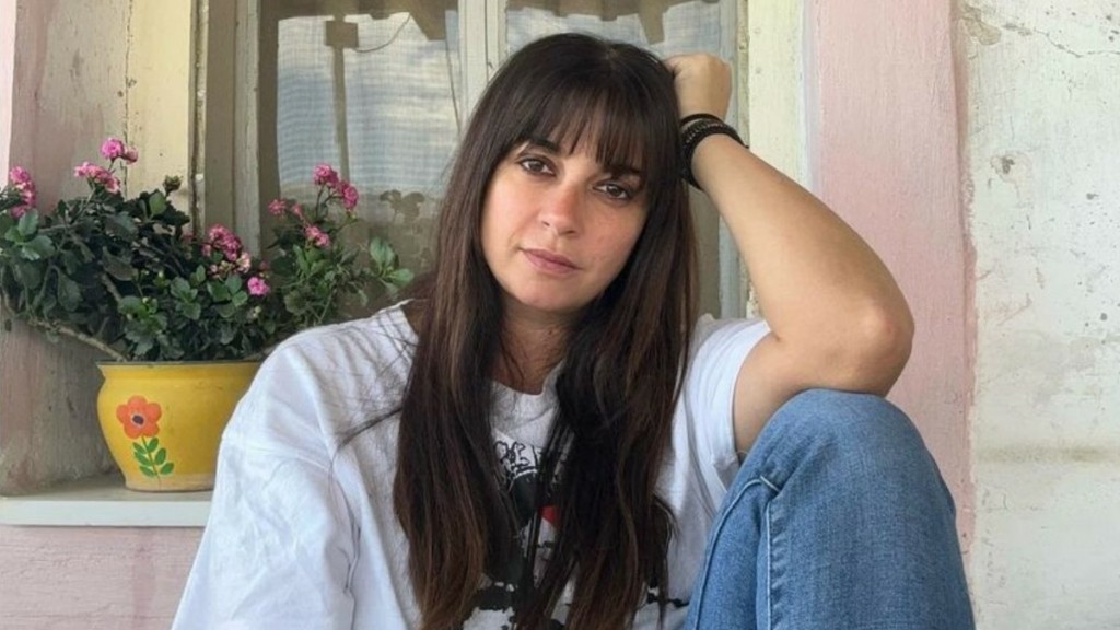Σοφία Φαραζή – Αγκαλιές και βουτιές με τον Μιχάλη Λεβεντογιάννη στην πισίνα (pic)