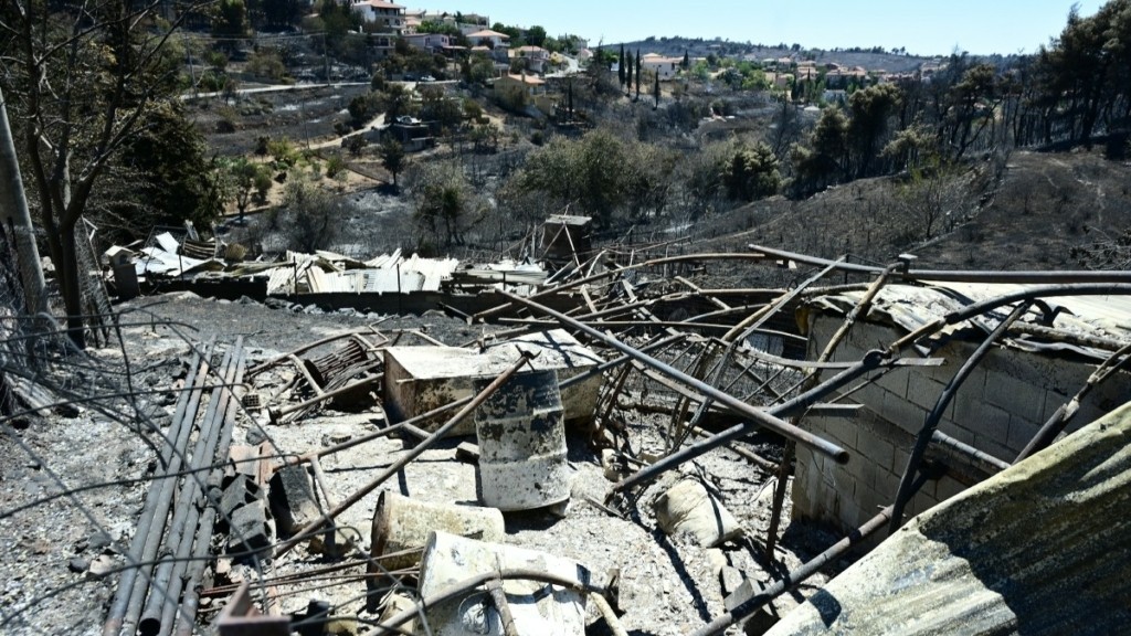Επαναλειτουργεί το “Αμαλία Φλέμινγκ” μετά την εκκένωση λόγω της φωτιάς στην Αττική