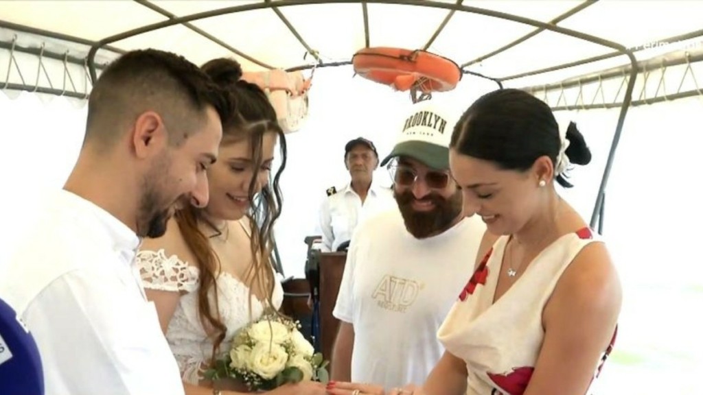 Ο πρώτος γάμος εν πλω στη λίμνη Κερκίνη