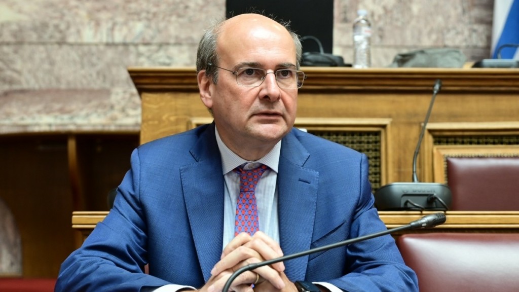 Χατζηδάκης: “Θα δώσουμε κίνητρα για να ανοίξουν τα κλειστά διαμερίσματα”