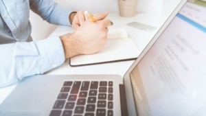 Πρόγραμμα για την συμπερίληψη: Ξεκίνησε η πληρωμή για το επίδομα 100 ευρώ σε 80.000 υπαλλήλους