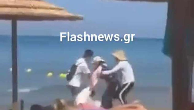 Κρήτη: Μασέζ έπαιξαν ξύλο σε παραλία – Τις χώρισαν οι λουόμενοι (vid)