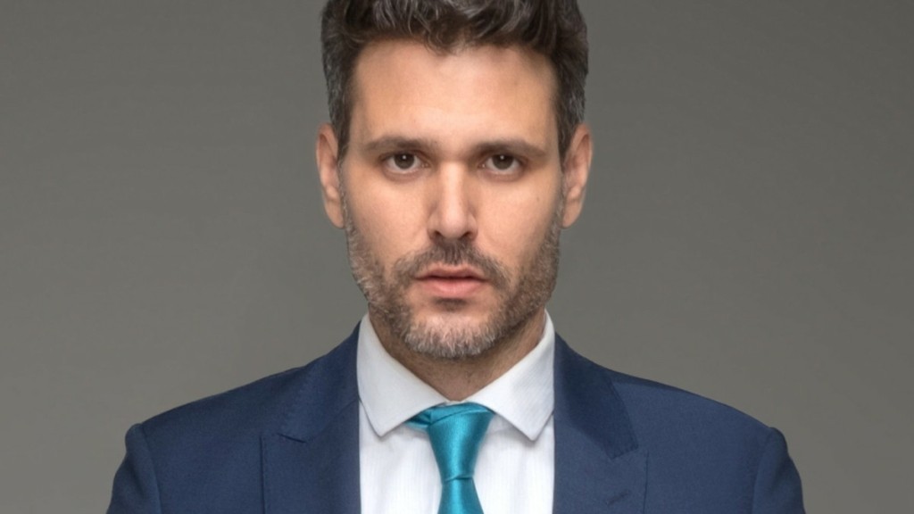 Μιχάλης Λεβεντογιάννης – Σε ρόλο καπετάνιου για να απολαύσει την πανσέληνο (pics)