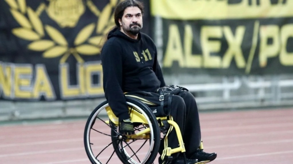 Νίκος Ξηροκώστας – Ποιος είναι ο οπαδός της ΑΕΚ που είχε καθηλωθεί σε καροτσάκι μετά από ατύχημα σε γήπεδο