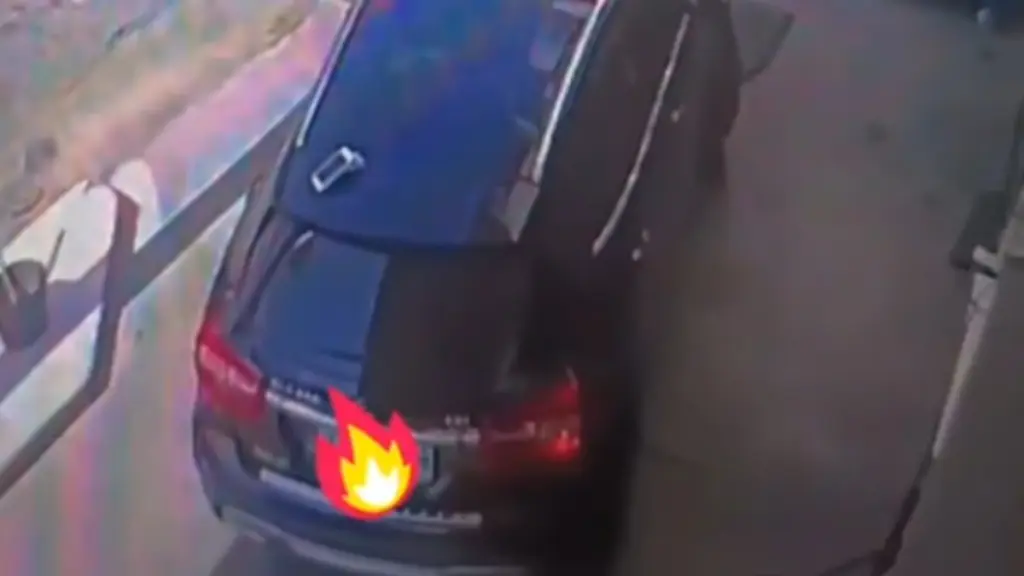 Ξέχασαν POS πάνω σε ουρανό αυτοκινήτου και κάμερα κατέγραψε το λάθος (vid)