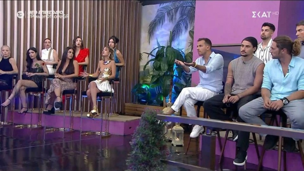 Power of Love – Χαμός με την Ανδριάνα – «Με τον Δήμο φιλιόμαστε και χουφτωνόμαστε πίσω από τις κάμερες»