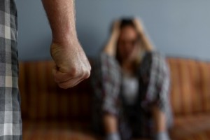 Πάτρα: Έστησε καρτέρι και ξυλοκόπησε την σύντροφο του – Την έσωσαν οι περαστικοί