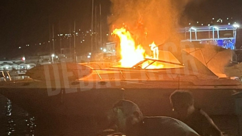 Φωτιά σε σκάφος στο λιμάνι του Αργοστολίου (βίντεο)