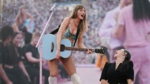 Τέιλορ Σουίφτ: Έδωσε μπόνους 197 εκατ. δολάρια στους συνεργάτες της – Η στιγμή της ανακοίνωσης