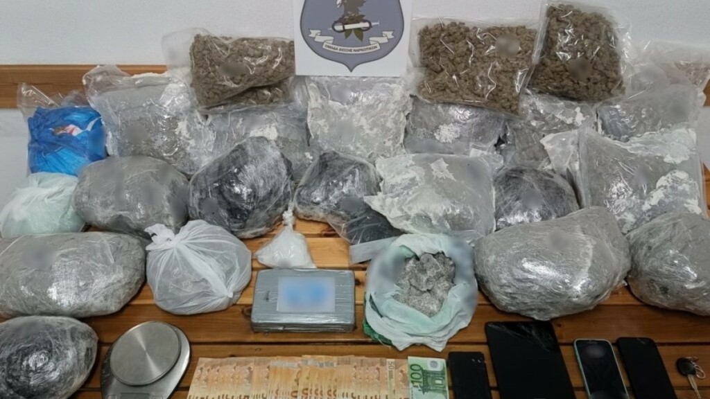 Θεσσαλονική: Συνελήφθη έμπορος ναρκωτικών – Εντοπίστηκε κοκαΐνη, κάνναβη και κρυσταλλική αμφεταμίνη