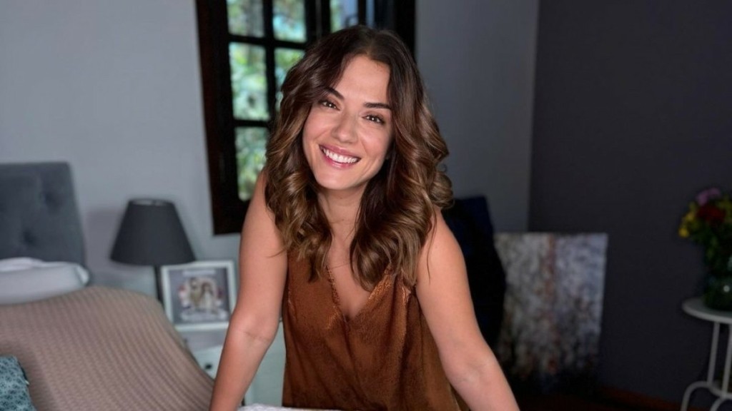 Βάσω Λασκαράκη – Λάμπει με νέο hair look – Η εντυπωσιακή αλλαγή στα μαλλιά της