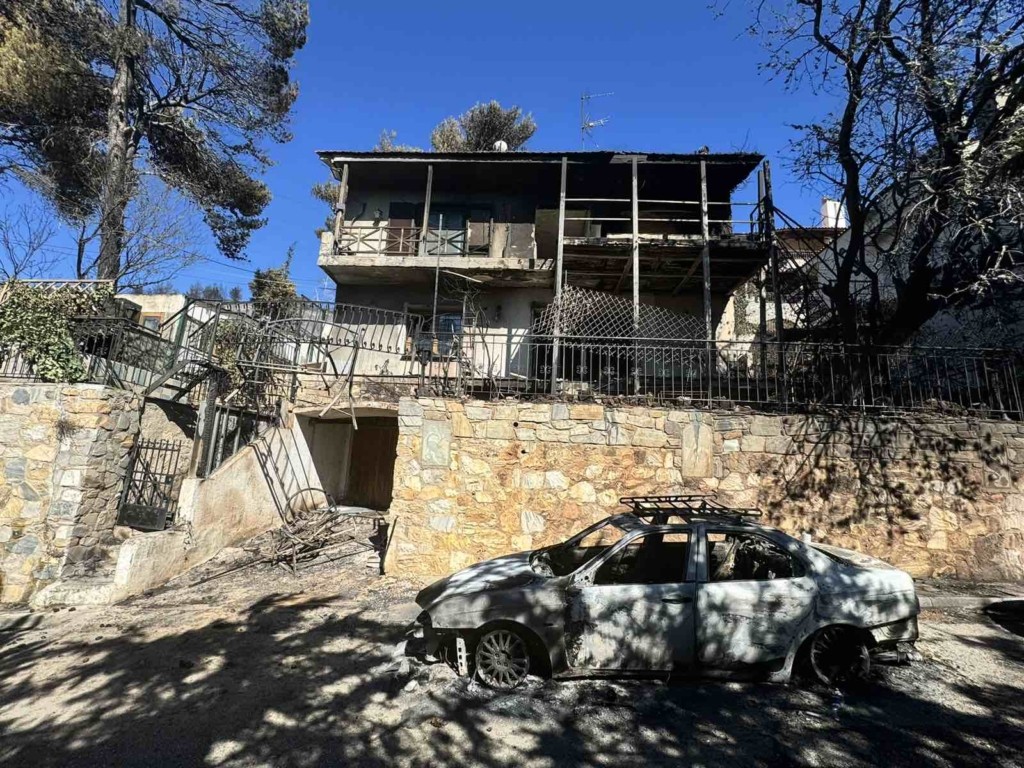 «Ο Θεός πήρε τον πατέρα μου για να μην δει το σπίτι του καμένο» – Συγκλονιστική εξομολόγηση στο DEBATER