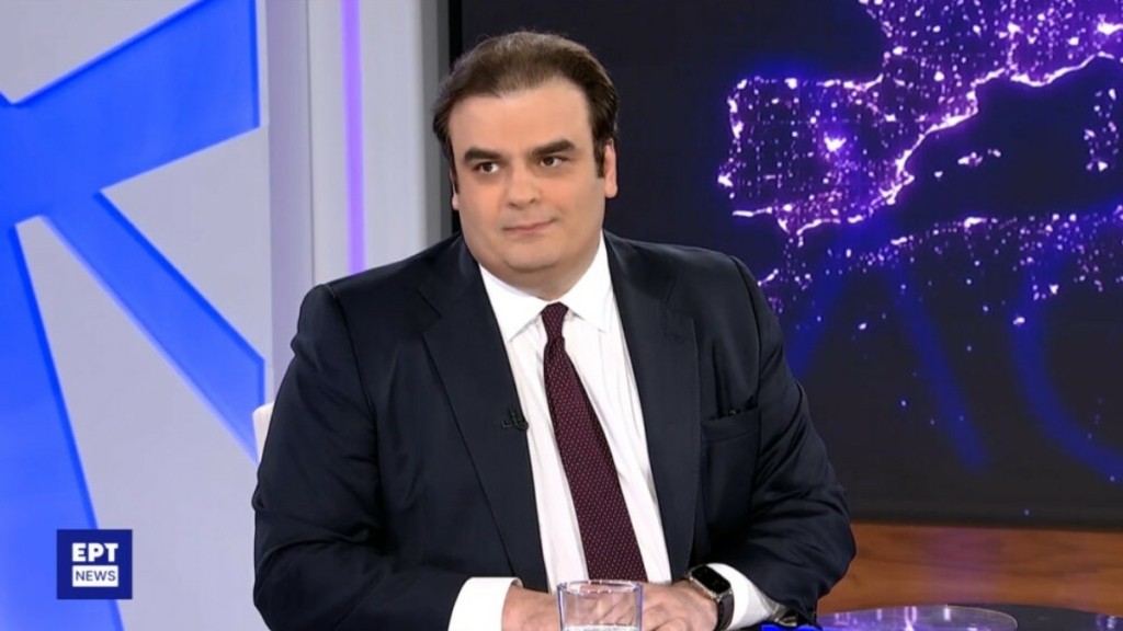 Πιερρακάκης: Μια ημέρα αποβολή στην εμφανή κατοχή και χρήση κινητού – Όποιος βιντεοσκοπεί θα αλλάζει σχολείο