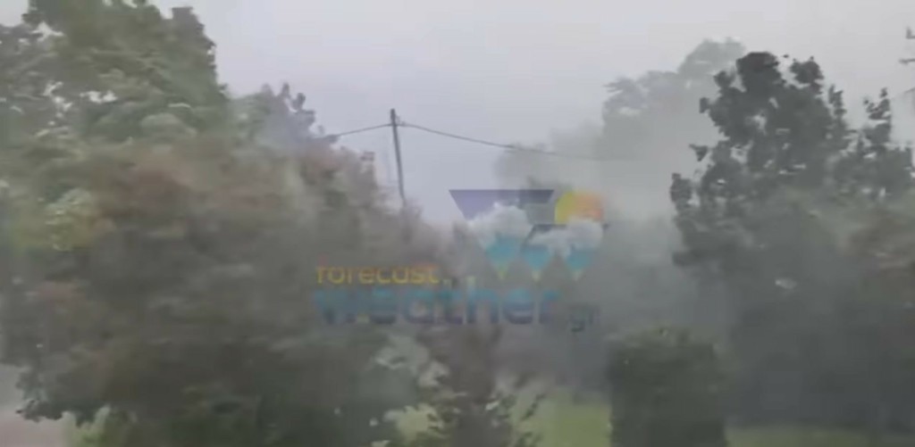 Δυνατό μπουρίνι έπληξε την Αρχαία Ολυμπία (vid)