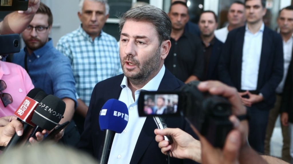 Ν.Ανδρουλάκης: Στο αρχείο η μήνυση του πρόεδρου του ΠΑΣΟΚ για την υπόθεση των τηλεφωνικών παρακολουθήσεων