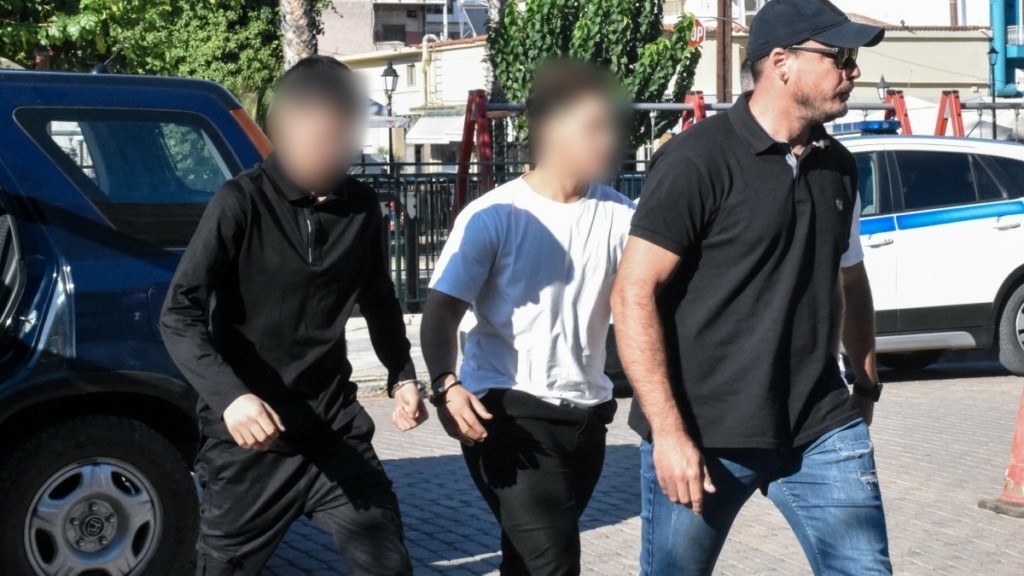 Απόφαση “σταθμός”: Προφυλακίστηκε ο ένας 17χρονος για την επίθεση με τη φαλτσέτα σε 12χρονο μαθητή στην Ερμιόνη