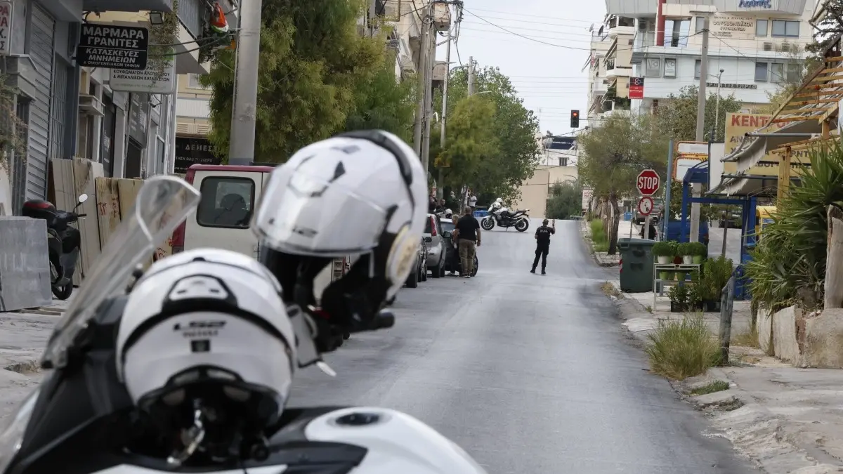 Διακοπή της κυκλοφορίας στον Γέρακα λόγω πτώσης κολώνας