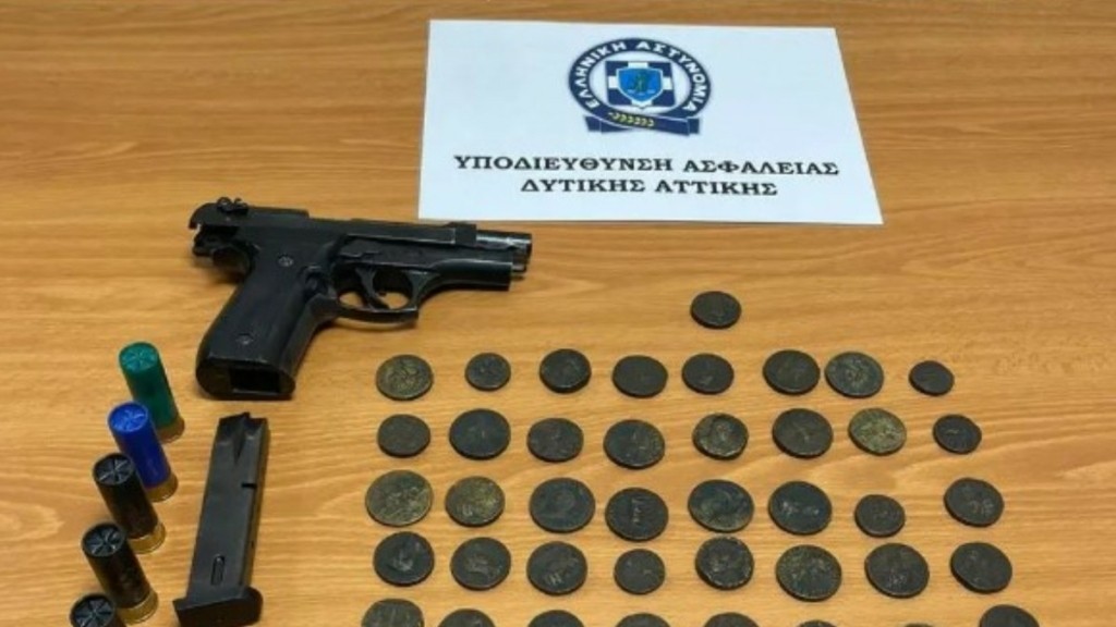 Άνω Λιόσια: Μεγάλη επιχείρηση της ΕΛ.ΑΣ. σε καταυλισμό Ρομά  – Εντοπίστηκαν όπλα, σφαίρες και χρυσές λίρες (pics & vid)