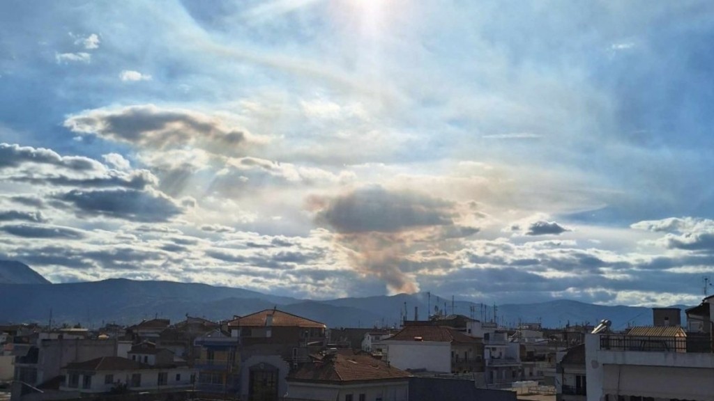 Μαίνεται η μάχη με τις φλόγες σε δασική έκταση στη Βλάστη Κοζάνης – Επιχειρούν 9 εναέρια μέσα