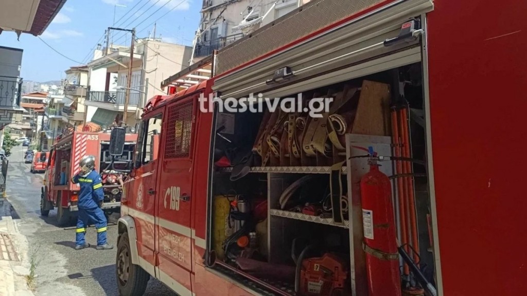 Φωτιά σε διαμέρισμα πολυκατοικίας στη Νεάπολη Θεσσαλονίκης