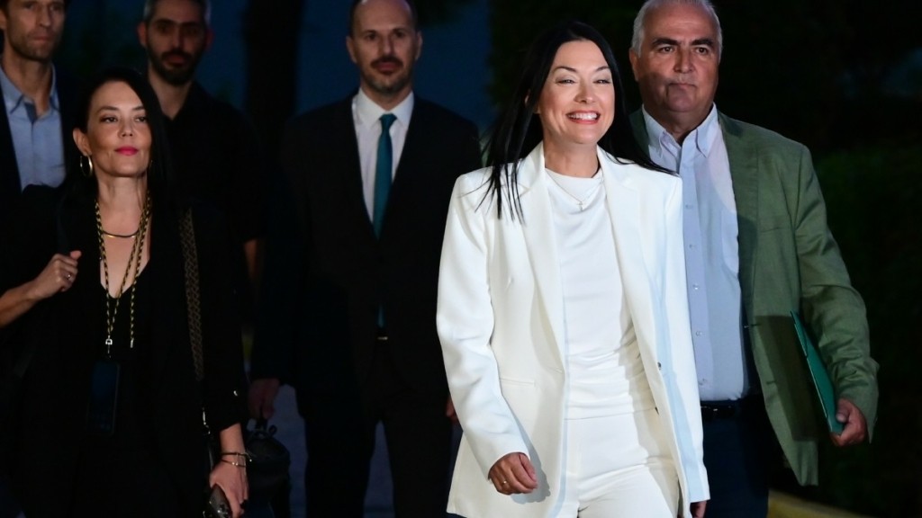 ΠΑΣΟΚ – Debate: Έφτασαν στην ΕΡΤ οι Γιαννακοπούλου, Διαμαντοπούλου, Γερουλάνος, Δούκας, Κατρίνης, Ανδρουλάκης