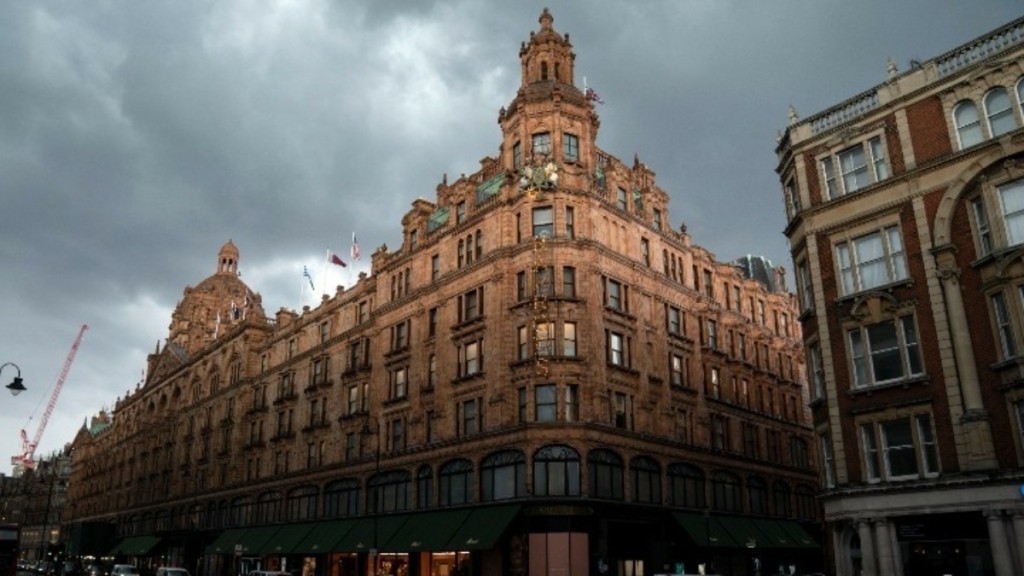 Βρετανία: “Συγγνώμη” από τα Harrods για τις σεξουαλικές επιθέσεις κατά υπαλλήλων τους που φέρεται να προέβη ο Μοχάμεντ αλ Φαγέντ