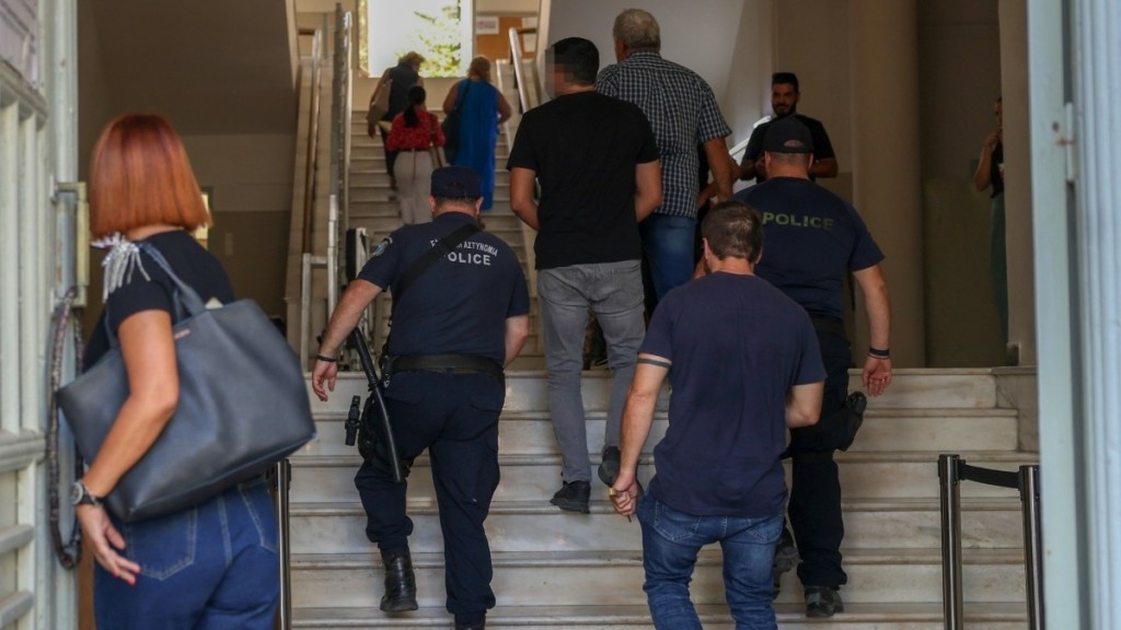 Ηράκλειο: Στην ανακρίτρια και τρίτο άτομο για τον ξυλοδαρμό του Ελληνοκαναδού