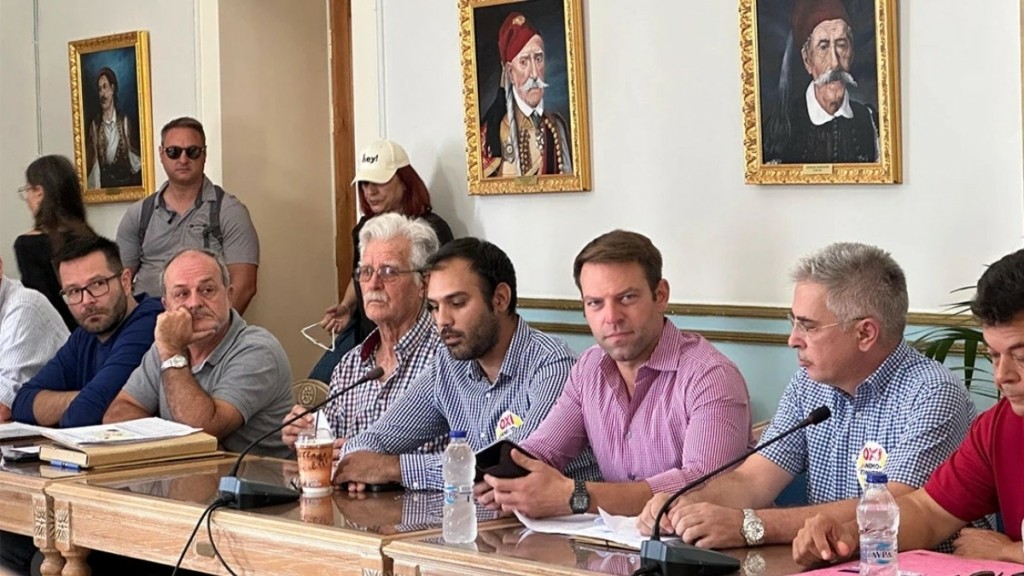 Στέφανος Κασσελάκης: Περιοδεία στην Τρίπολη – «Επιστρέφω σύντομα»