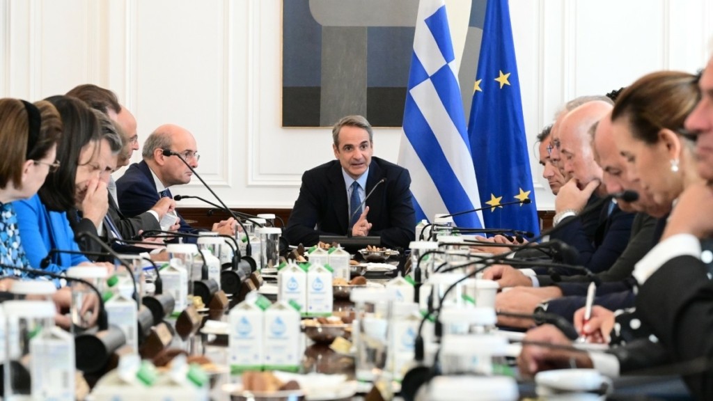 Μητσοτάκης σε υπουργικό: Αυστηροποίηση των ποινών για την παραμέληση ανηλίκων – Νέα πλατφόρμα Safe Youth
