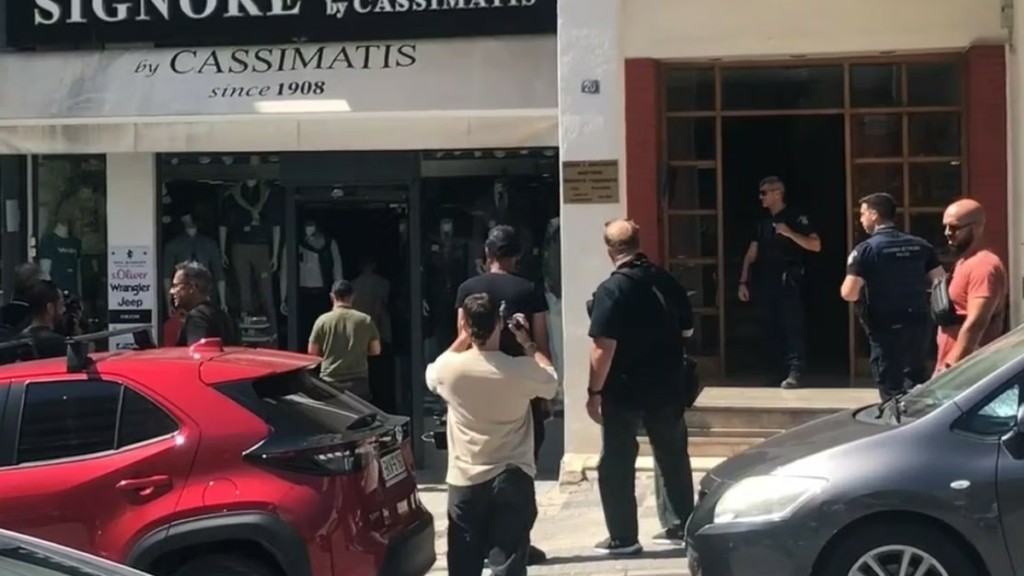 Δολοφονία 46χρονου στη Νέα Σμύρνη: Ομολόγησε η αδερφή του θύματος – “Μου ζήτησε νερό, τσακωθήκαμε και τον χτύπησα”