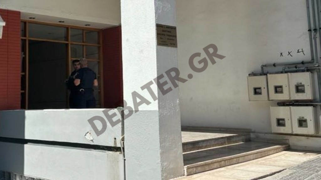 Νέα Σμύρνη: Εγκληματική ενέργεια ο θάνατος του 46χρονου είπε ο ιατροδικαστής – Έπλυνε το μαχαίρι της δολοφονίας η αδελφή του θύματος