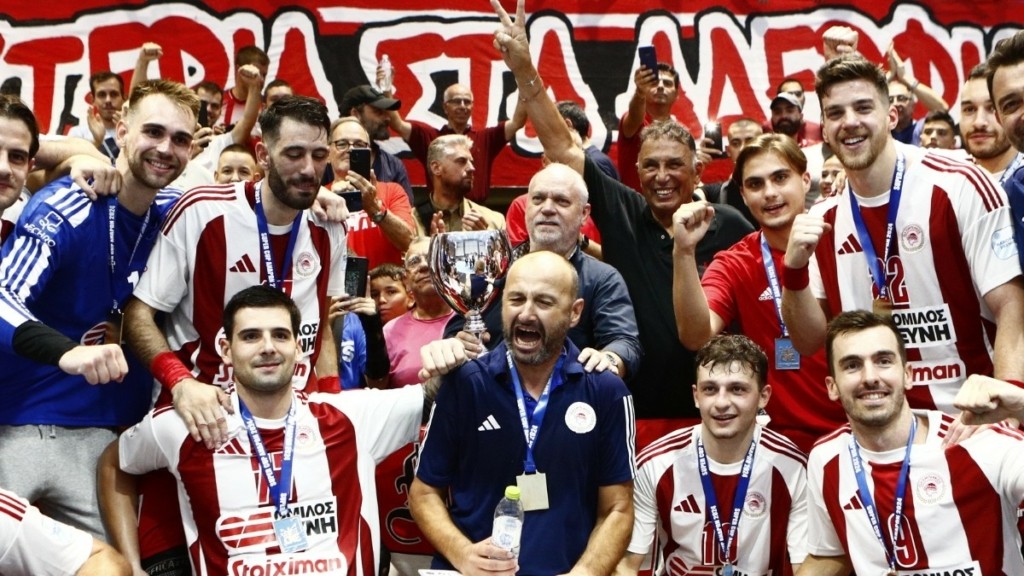 Ολυμπιακός – ΠΑΟΚ 32-25: Κατέκτησαν το Σούπερ Καπ στο χάντμπολ οι Ερυθρόλευκοι και ξεπέρασαν την Μπαρτσελόνα σε τίτλους