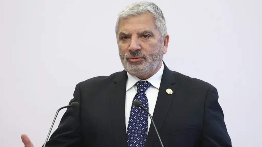 Πατούλης: «Δεν θα επιτρέψω τη σκόπιμη σύγχυση» – Τι απαντά για ιατρεία, OMS και ΕΛΙΤΟΥΡ