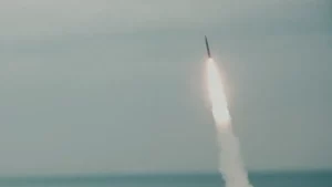 Η Βόρεια Κορέα εκτοξεύει βαλλιστικούς πυραύλους, για πρώτη φορά φέτος