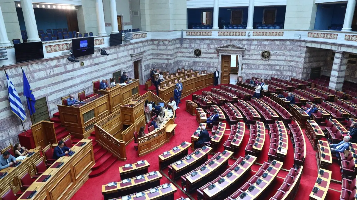 Βουλή: Υπερψηφίστηκε κατά πλειοψηφία το φορολογικό νομοσχέδιο