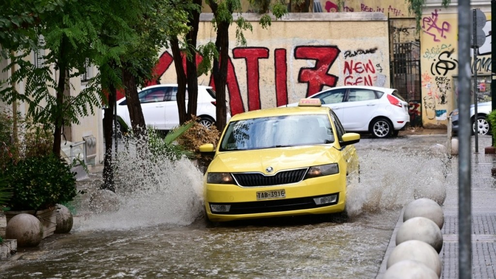 Καιρός αύριο: Ραγδαία πτώση της θερμοκρασίας – Χιόνια και βροχές στο μεγαλύτερο μέρος της χώρας